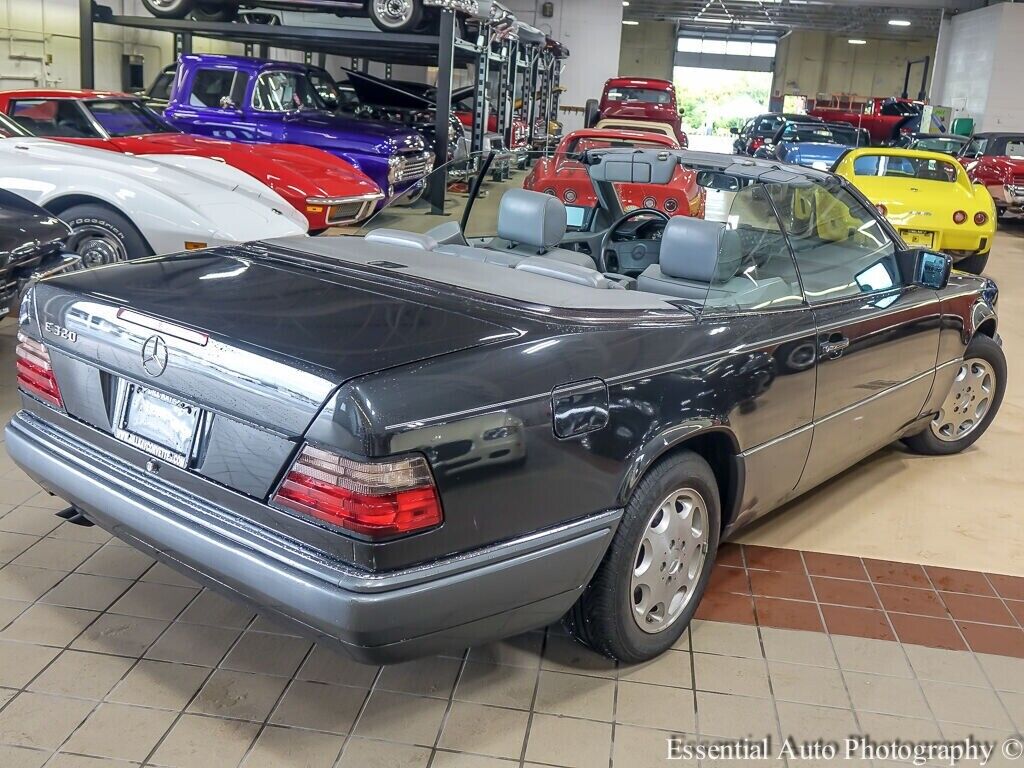 Mercedes-Benz-E-Class-Cabriolet-1995-10