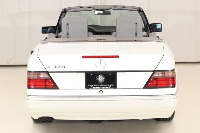 Mercedes-Benz-E-Class-Cabriolet-1995-20