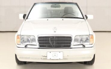 Mercedes-Benz-E-Class-Cabriolet-1995-4