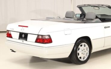 Mercedes-Benz-E-Class-Cabriolet-1995-7