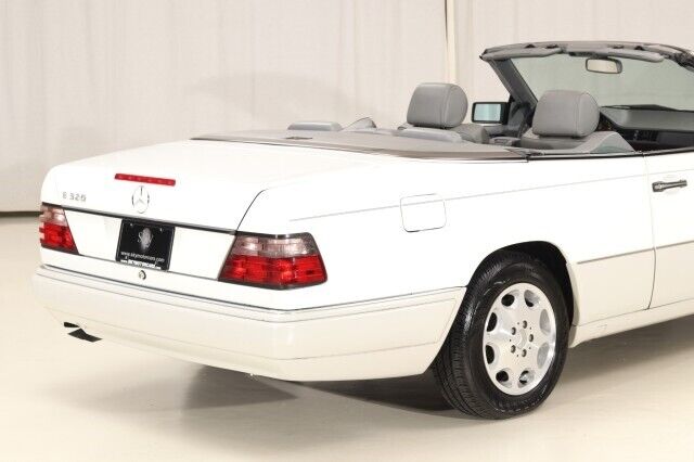 Mercedes-Benz-E-Class-Cabriolet-1995-7