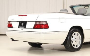 Mercedes-Benz-E-Class-Cabriolet-1995-8