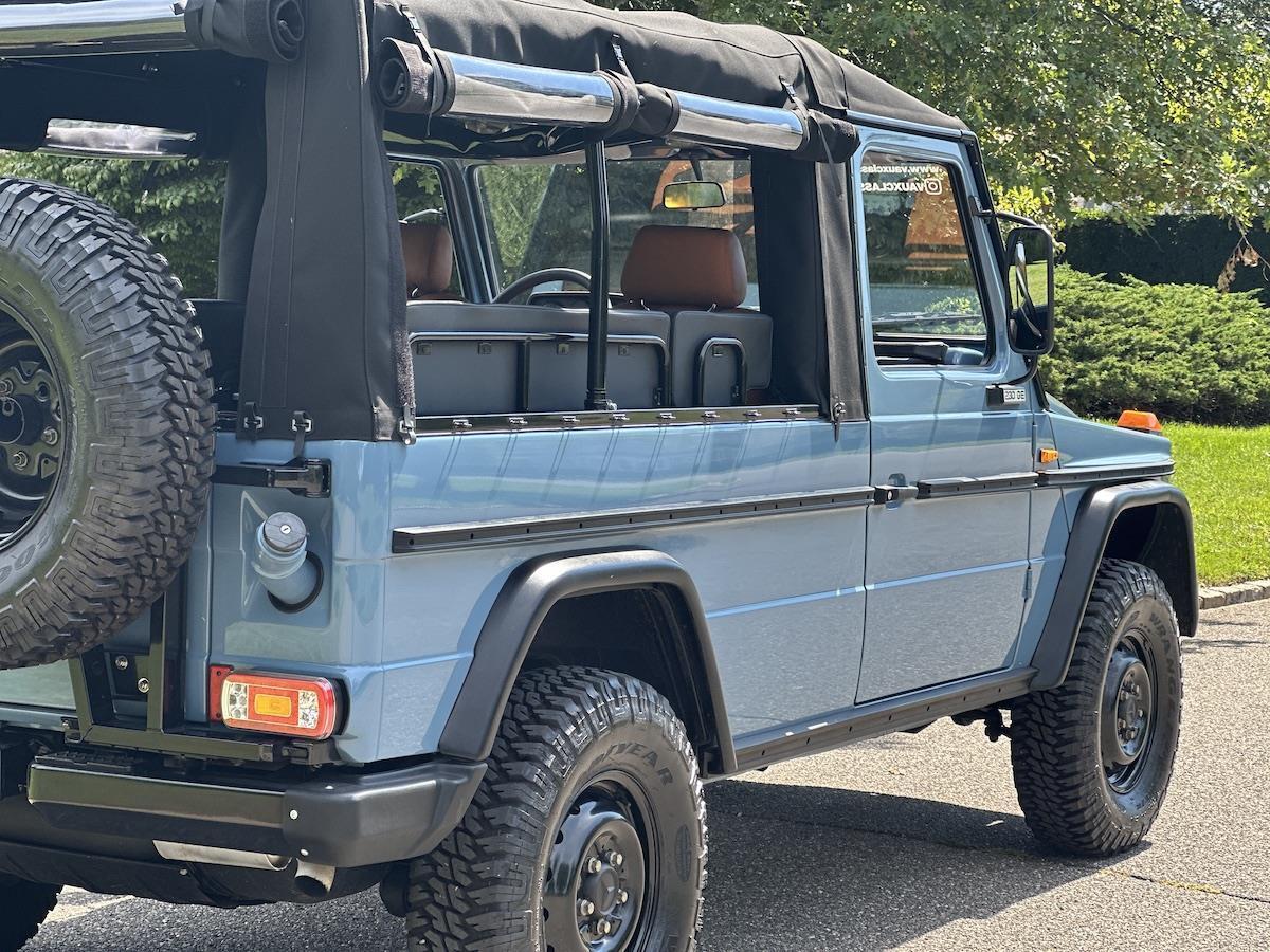 Mercedes-Benz-G-Class-Cabriolet-1993-17