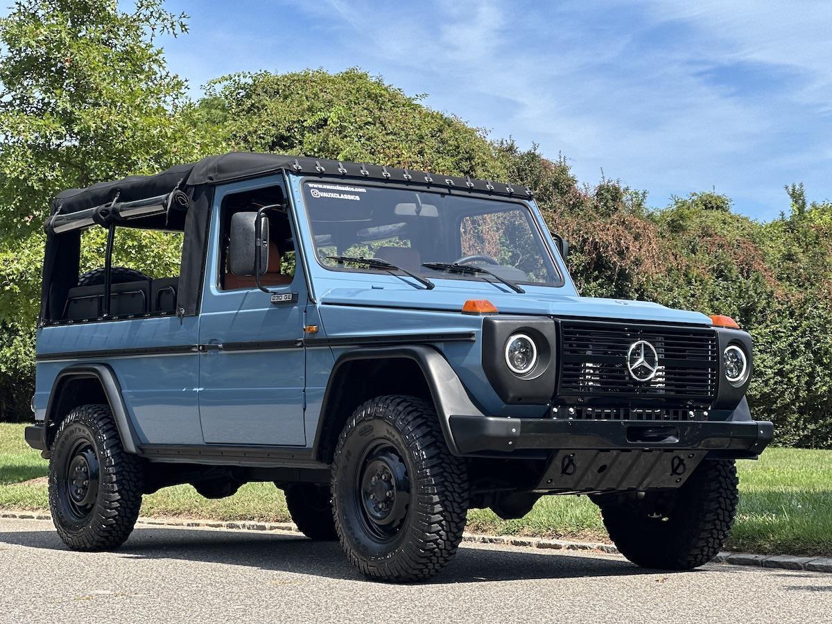 Mercedes-Benz-G-Class-Cabriolet-1993-19