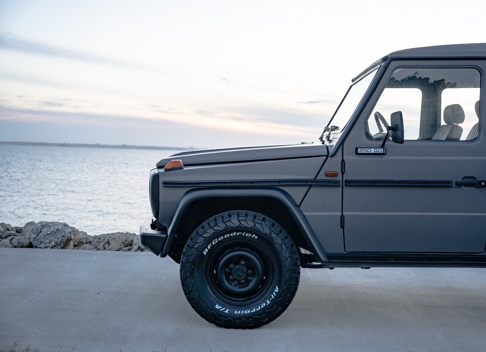 Mercedes-Benz-G-Class-SUV-1992-6