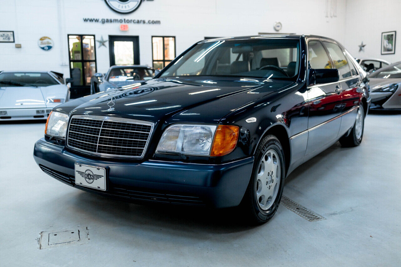 Mercedes-Benz-S-Class-Berline-1993-2