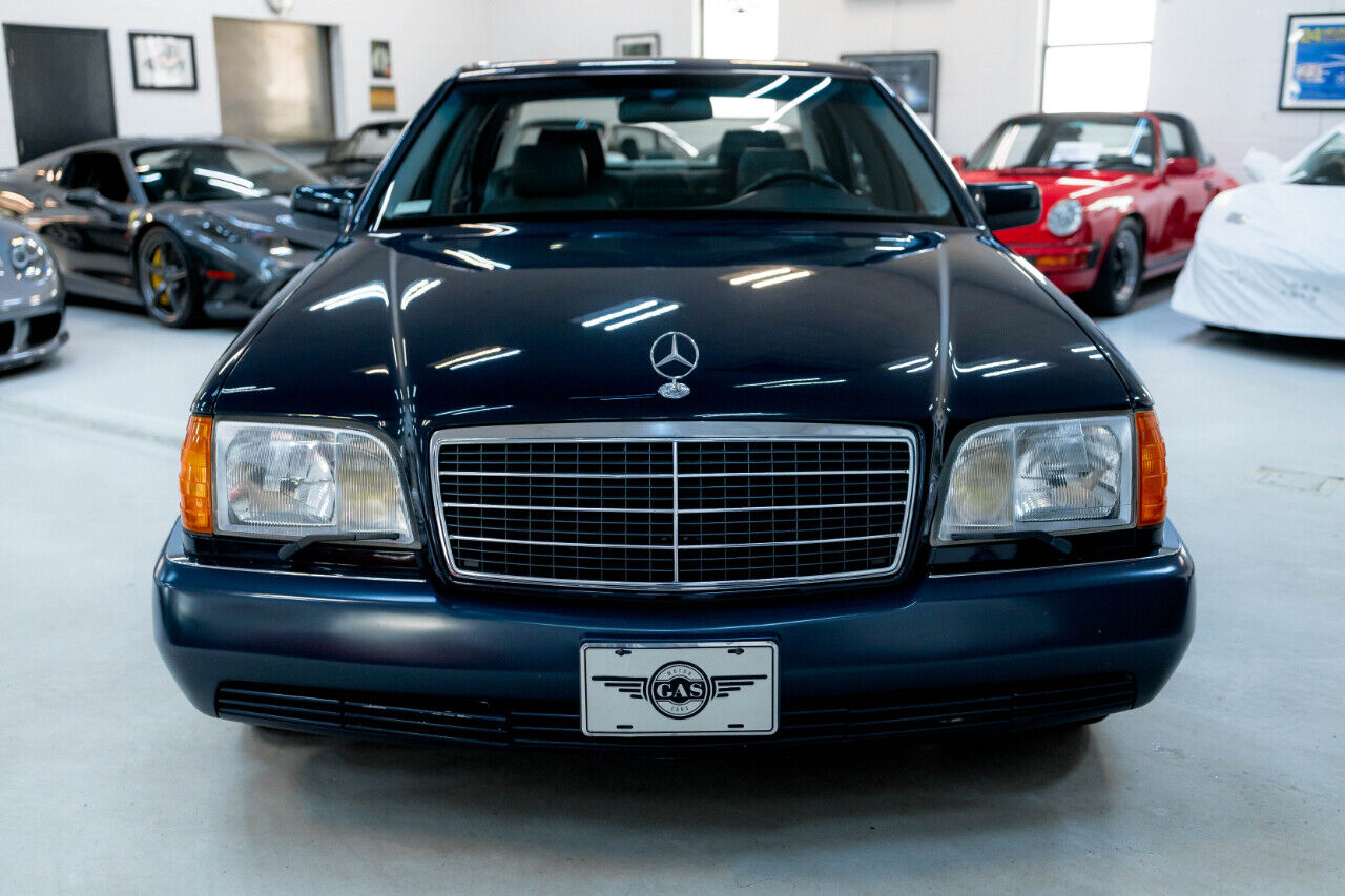 Mercedes-Benz-S-Class-Berline-1993-3