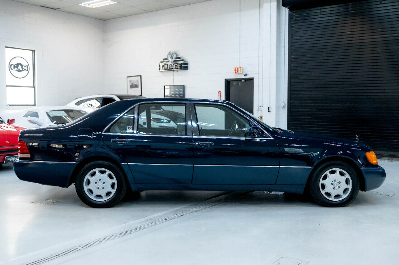 Mercedes-Benz-S-Class-Berline-1993-7