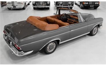 Mercedes-Benz-S-Class-Cabriolet-1967-10