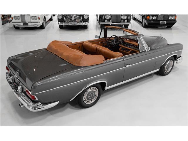 Mercedes-Benz-S-Class-Cabriolet-1967-10