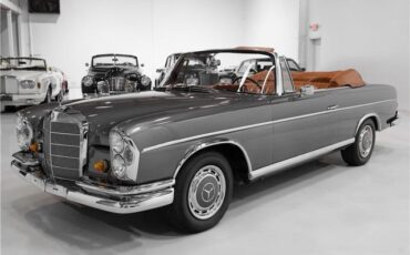 Mercedes-Benz-S-Class-Cabriolet-1967-2