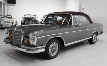 Mercedes-Benz-S-Class-Cabriolet-1967-3