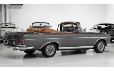 Mercedes-Benz-S-Class-Cabriolet-1967-6