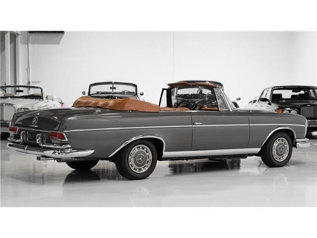 Mercedes-Benz-S-Class-Cabriolet-1967-6