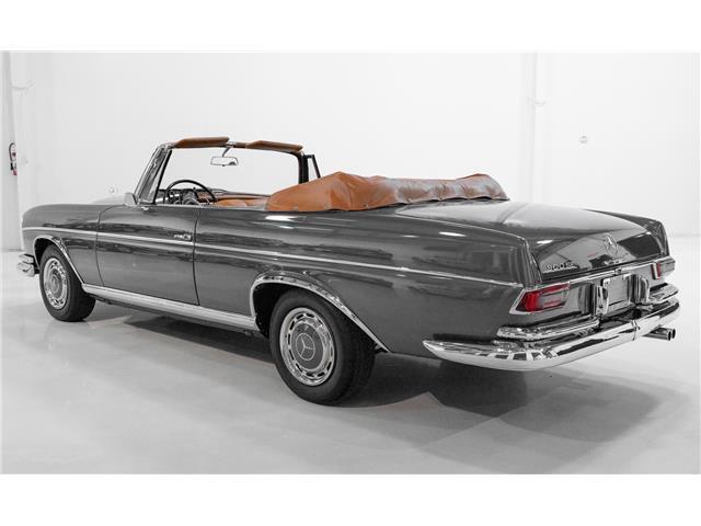 Mercedes-Benz-S-Class-Cabriolet-1967-8