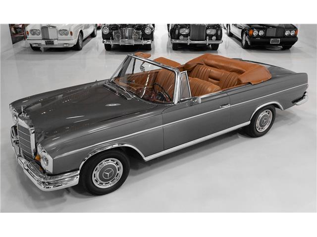 Mercedes-Benz-S-Class-Cabriolet-1967-9