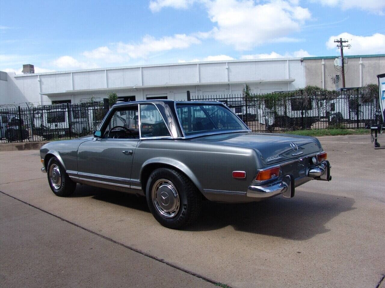 Mercedes-Benz-SL-Class-1970-20