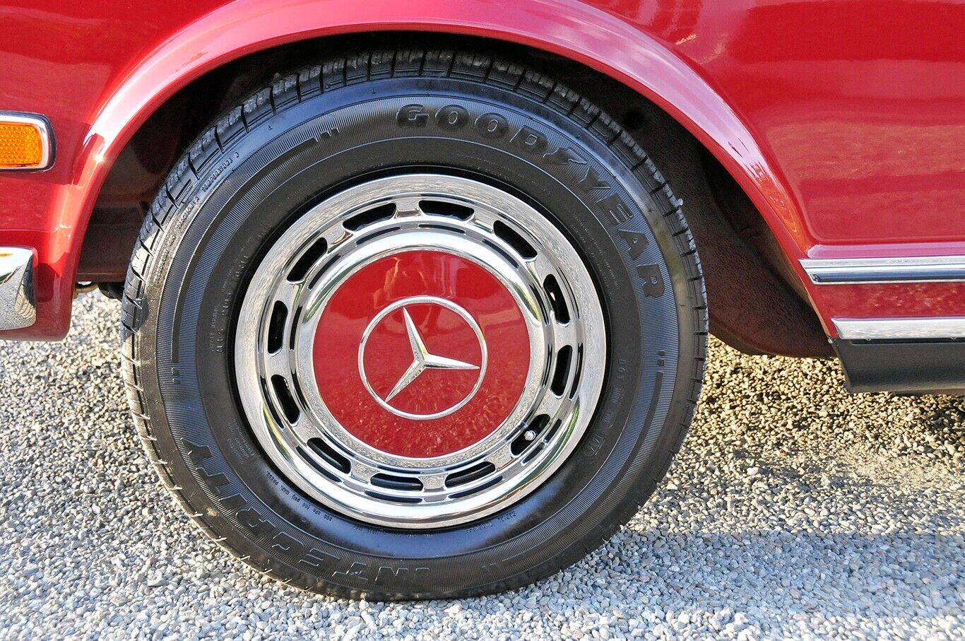 Mercedes-Benz-SL-Class-1970-21