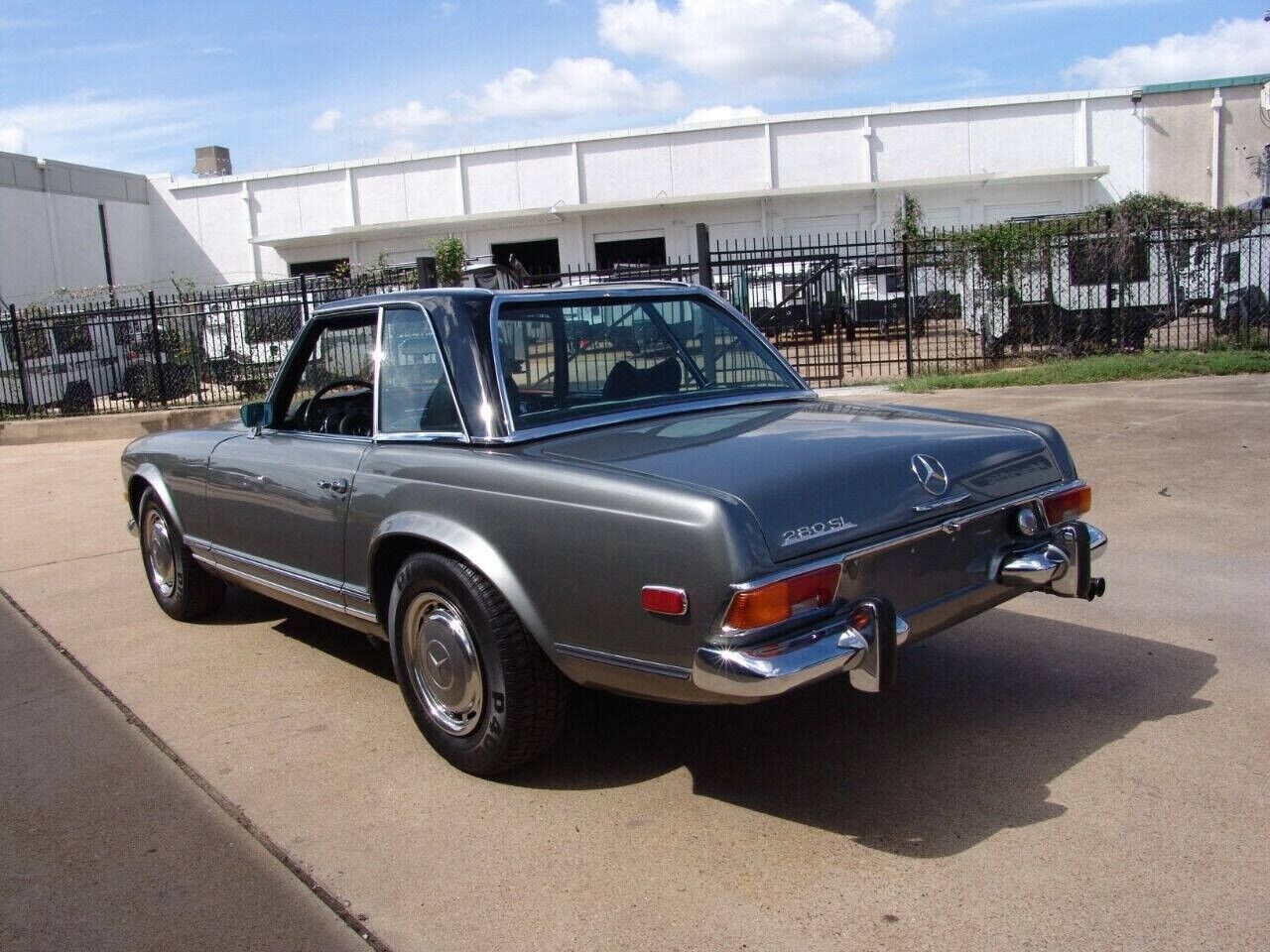 Mercedes-Benz-SL-Class-1970-22