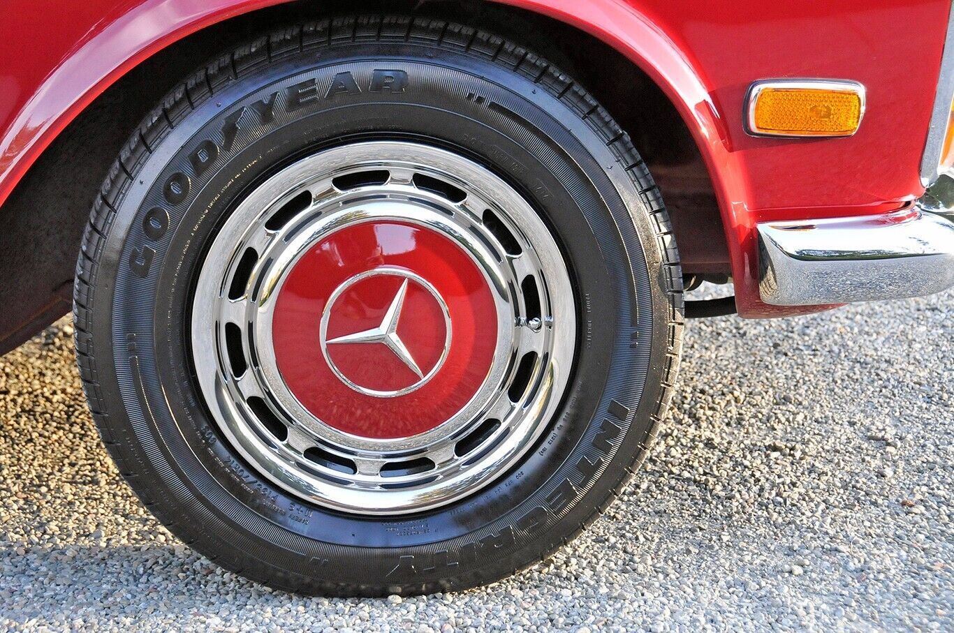 Mercedes-Benz-SL-Class-1970-23