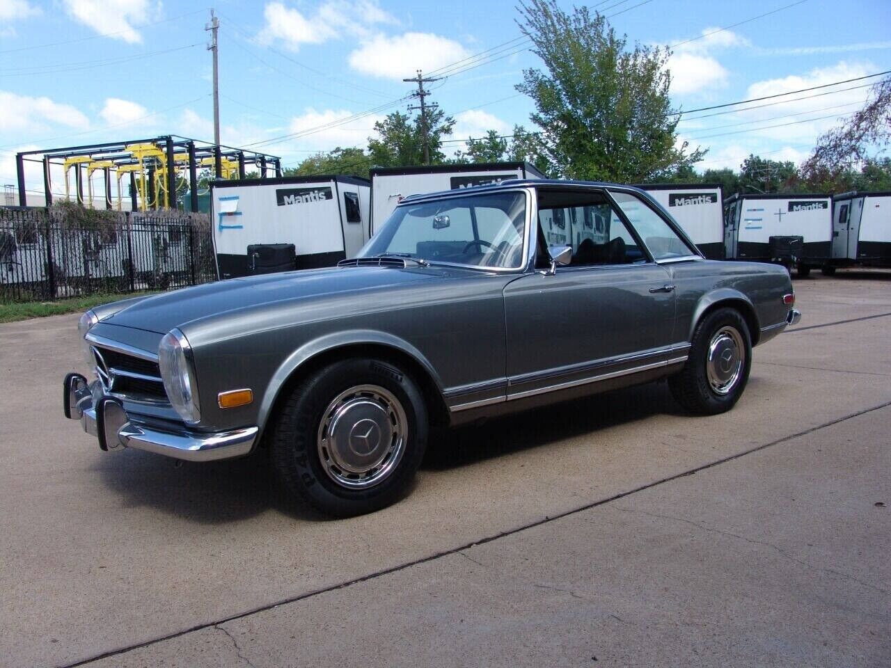 Mercedes-Benz-SL-Class-1970-26