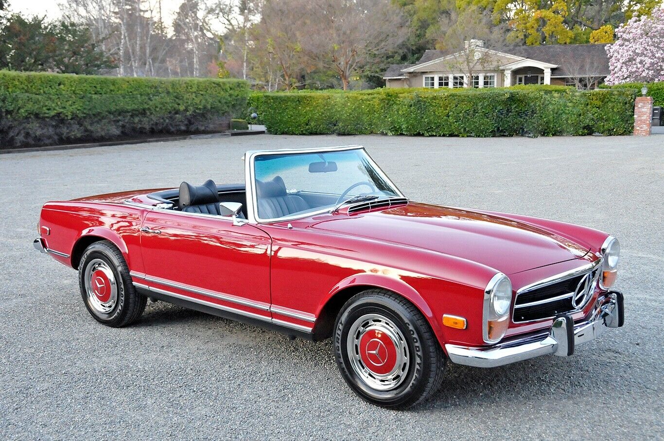 Mercedes-Benz-SL-Class-1970-3