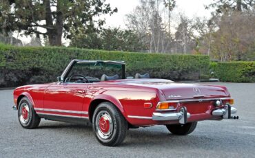 Mercedes-Benz-SL-Class-1970-9