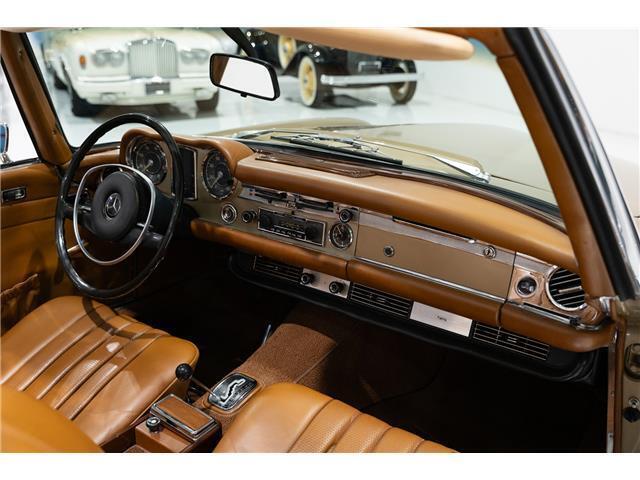 Mercedes-Benz-SL-Class-1971-19