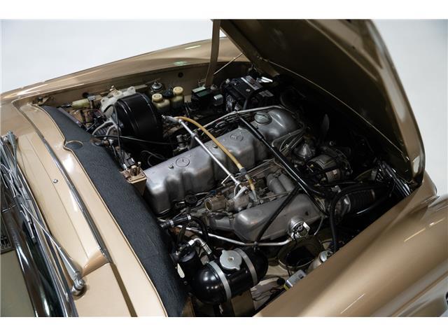 Mercedes-Benz-SL-Class-1971-22