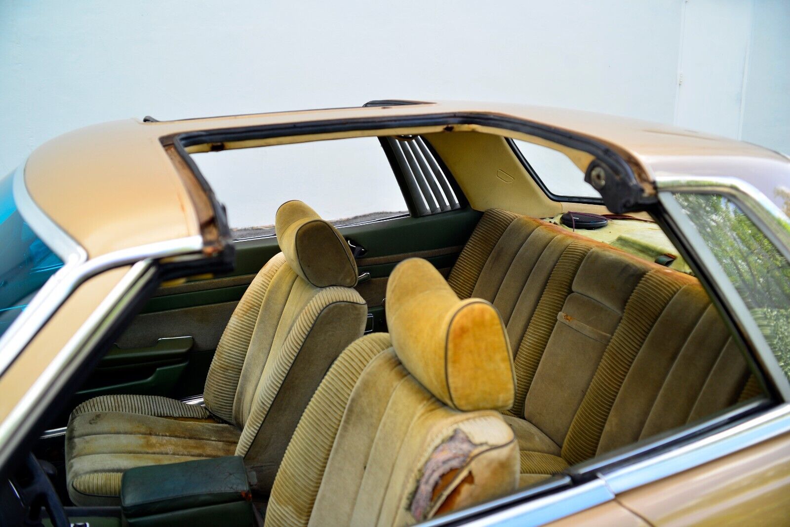 Mercedes-Benz-SL-Class-1972-15