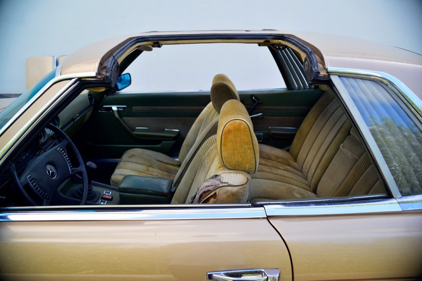 Mercedes-Benz-SL-Class-1972-17