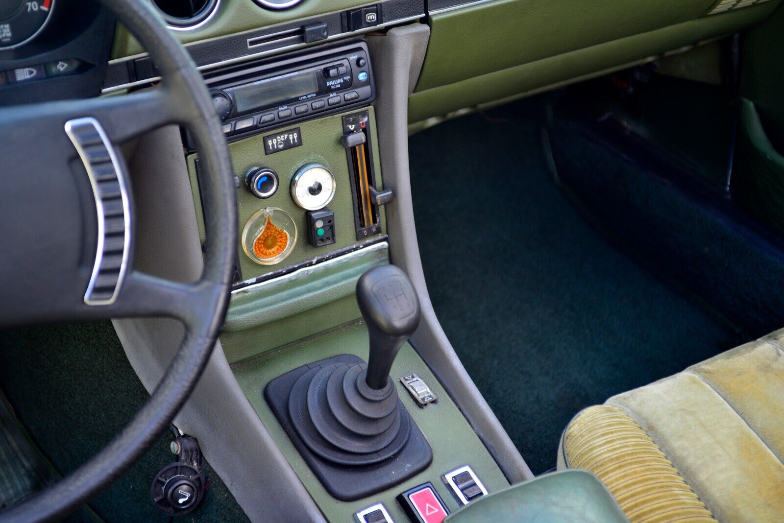 Mercedes-Benz-SL-Class-1972-20