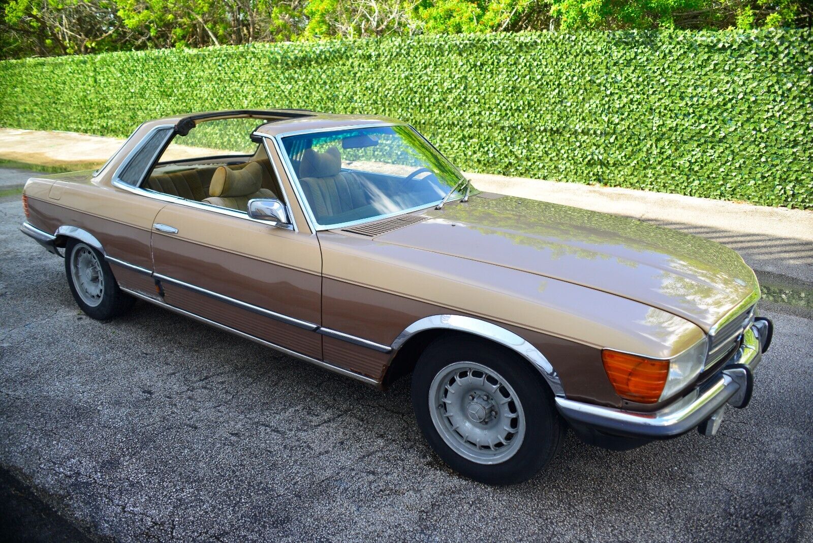 Mercedes-Benz-SL-Class-1972-30