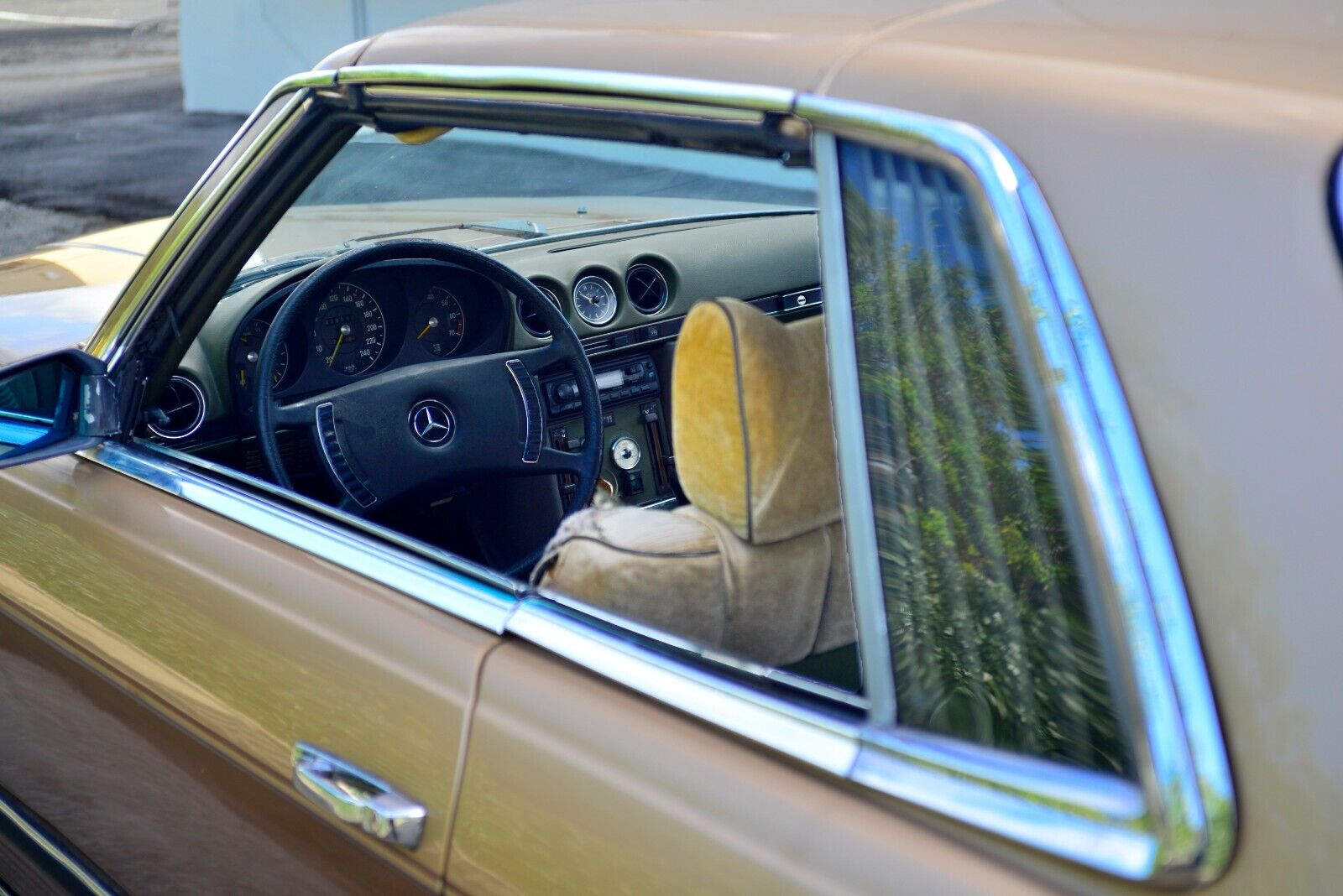 Mercedes-Benz-SL-Class-1972-38