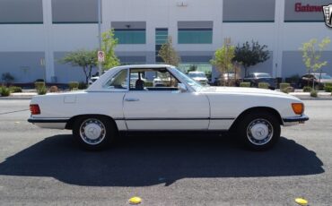 Mercedes-Benz-SL-Class-1973-4