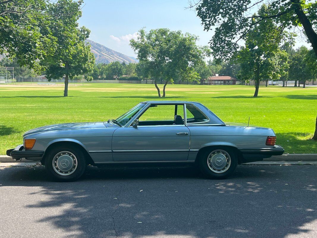 Mercedes-Benz-SL-Class-1975-4