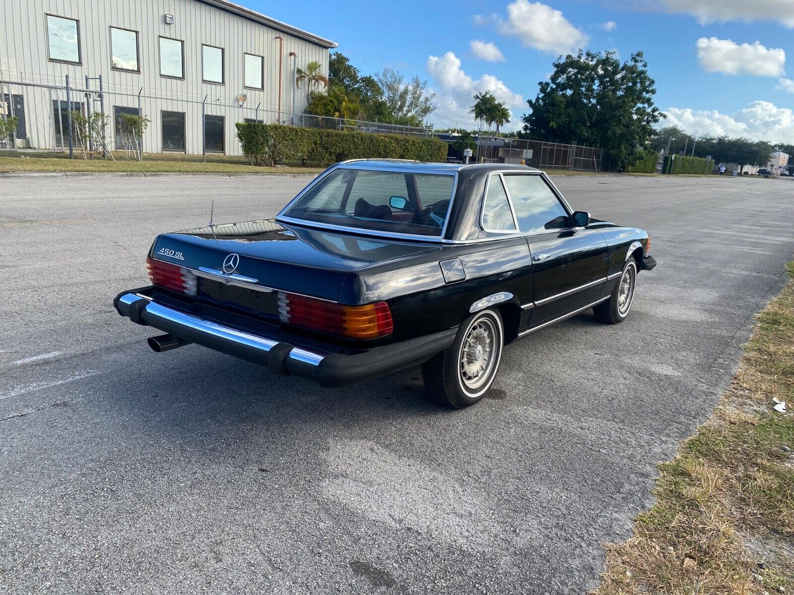 Mercedes-Benz-SL-Class-1975-6