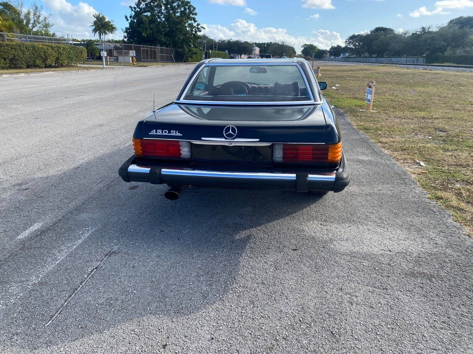 Mercedes-Benz-SL-Class-1975-7