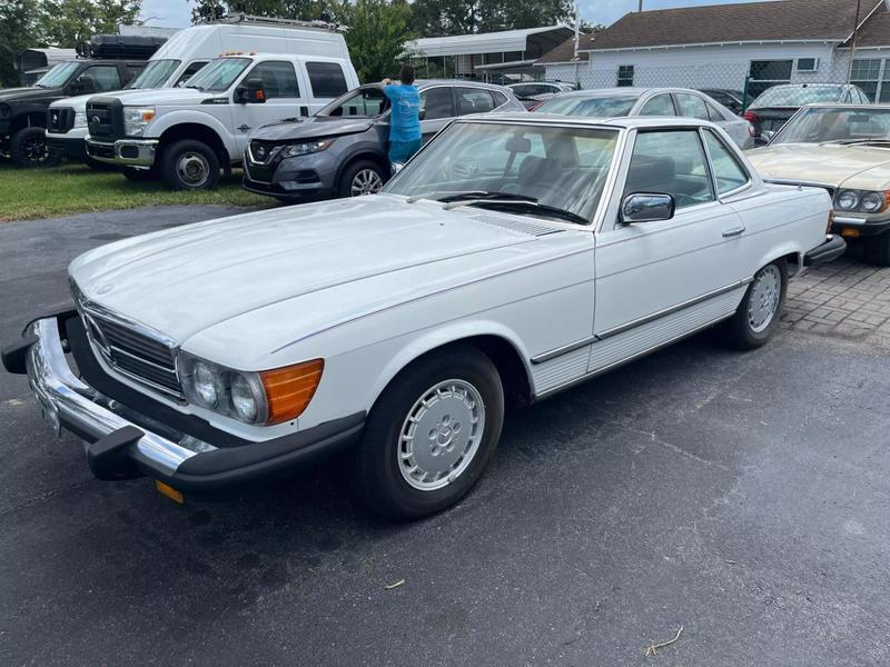 Mercedes-Benz-SL-Class-1980-4