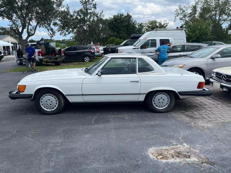 Mercedes-Benz-SL-Class-1980-6