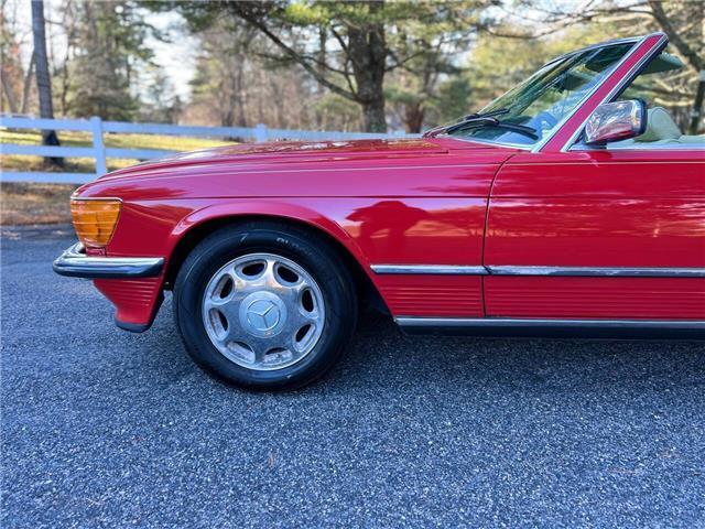 Mercedes-Benz-SL-Class-1984-4