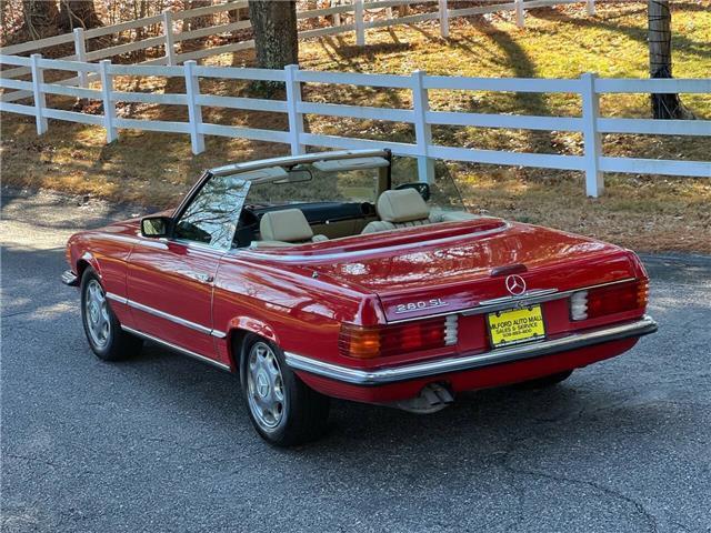 Mercedes-Benz-SL-Class-1984-6