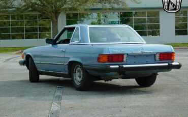 Mercedes-Benz-SL-Class-1985-4