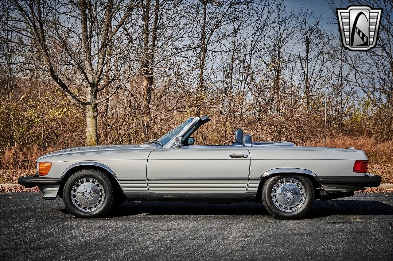 Mercedes-Benz-SL-Class-1988-3