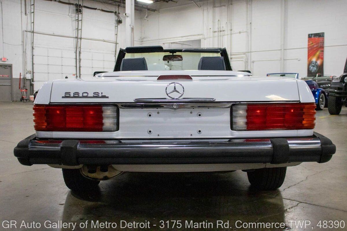 Mercedes-Benz-SL-Class-1988-5