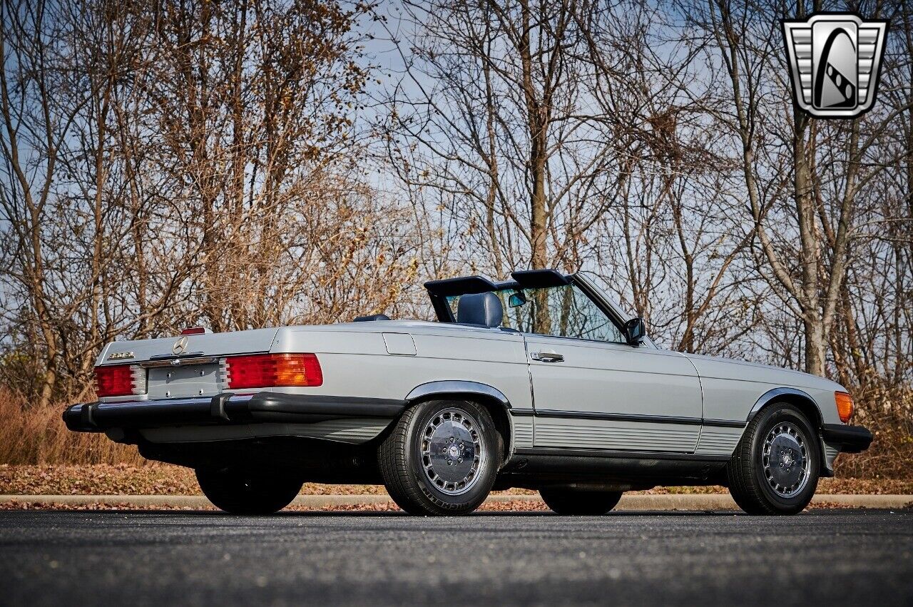 Mercedes-Benz-SL-Class-1988-6