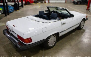 Mercedes-Benz-SL-Class-1988-6