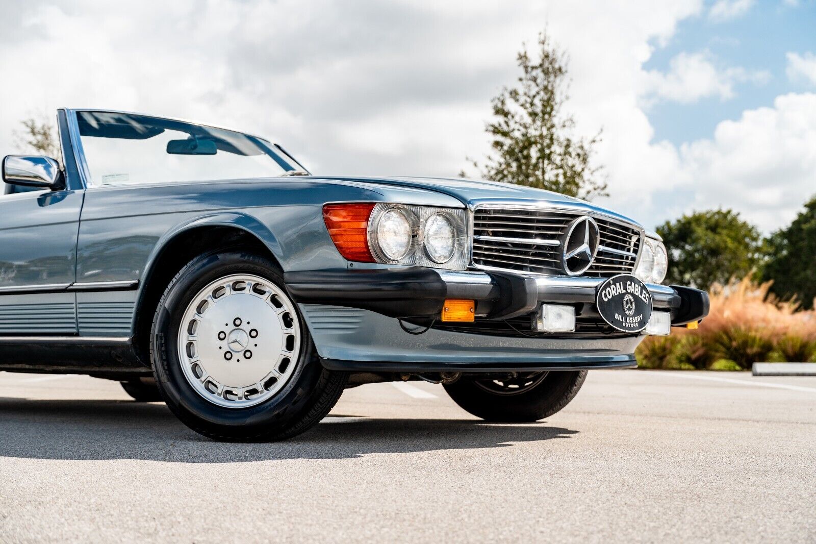 Mercedes-Benz-SL-Class-1989-10