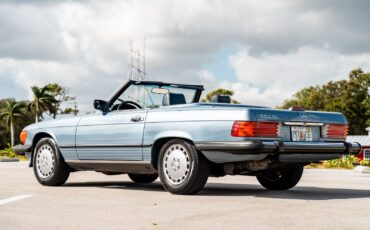 Mercedes-Benz-SL-Class-1989-5