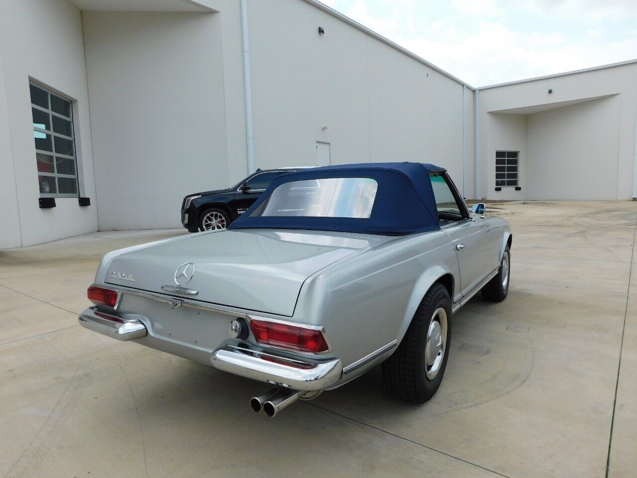 Mercedes-Benz-SL-Class-Cabriolet-1965-10